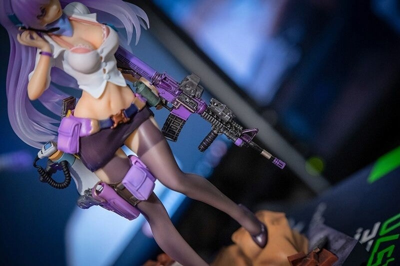 Collector's Statuette Figure - All-Rounder ELF