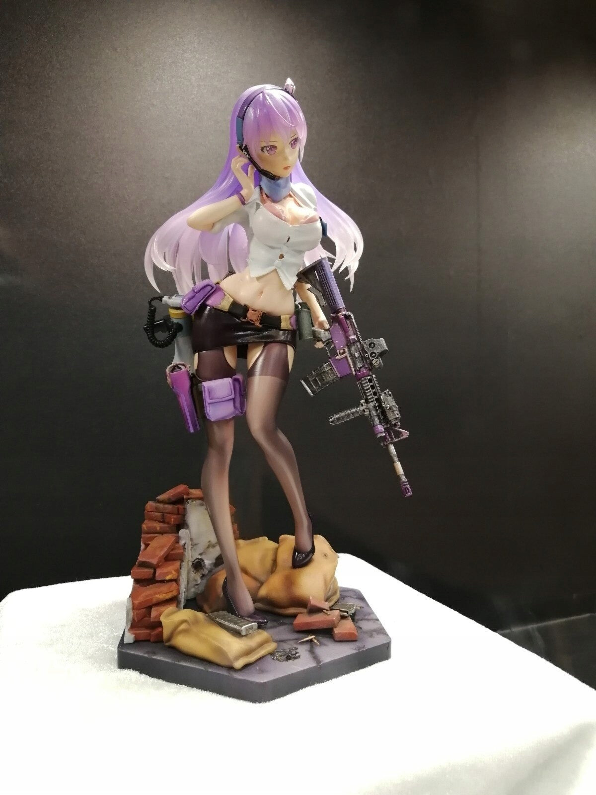 Collector's Statuette Figure - All-Rounder ELF